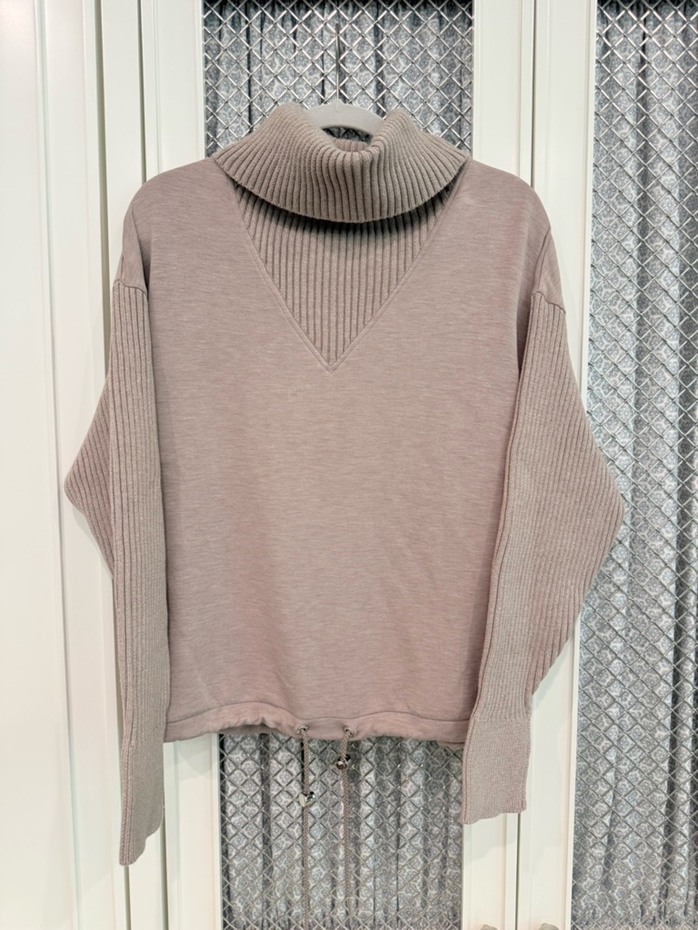 Varley Hannah Cowl Neck Taupe Neck Sweat Top -NWOT -size small - Picture 11 of 13